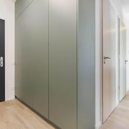 Apartment W Downtown View & Garage Parking Pressburg