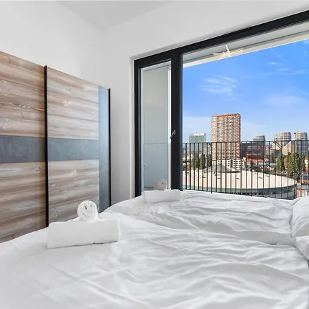 Apartment W Downtown View & Garage Parking Pressburg