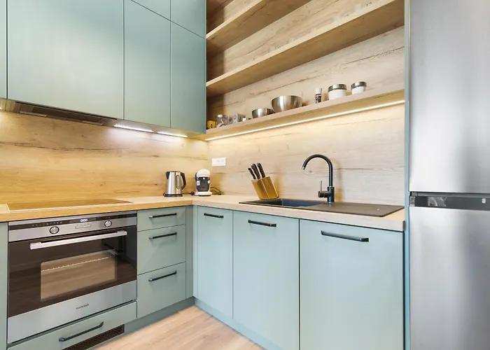 W Downtown View & Garage Parking Apartman