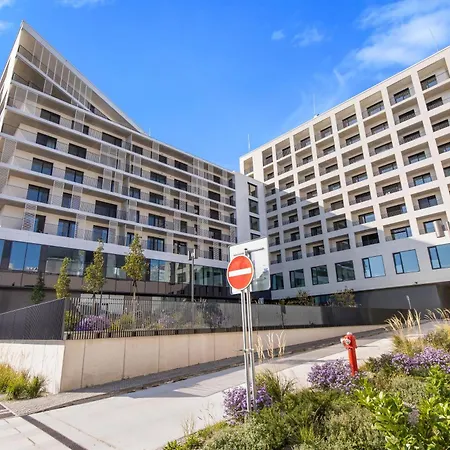 W Downtown View & Garage Parking